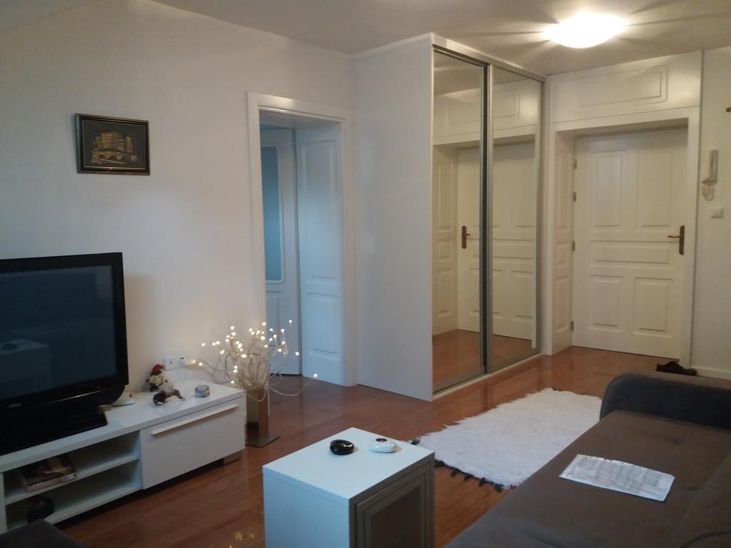 Main Street Apartment サラエヴォ エクステリア 写真
