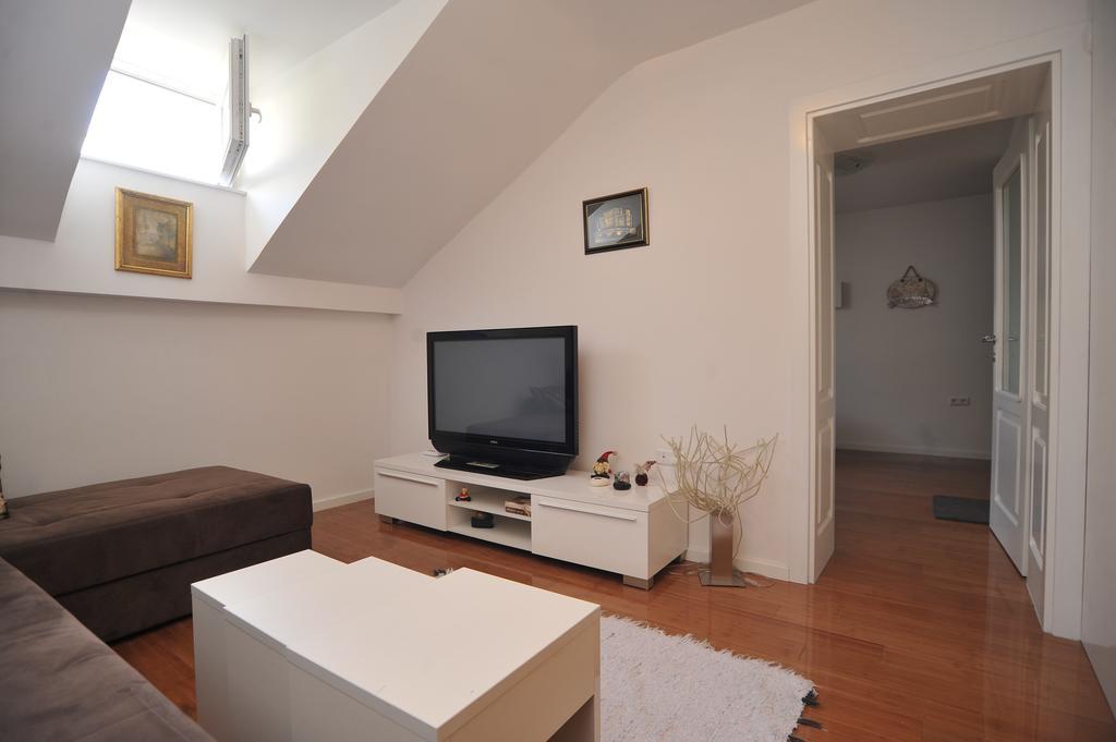 Main Street Apartment サラエヴォ エクステリア 写真